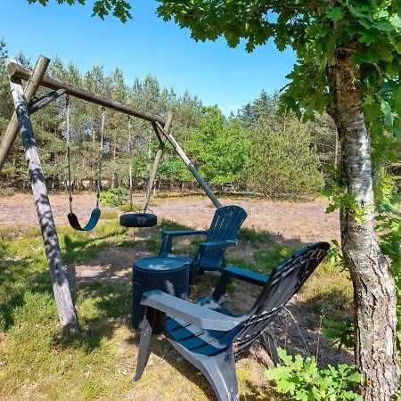 8 Person In Fur-by Traum