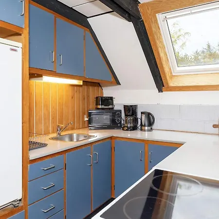 8 Person In Fur-by Traum *